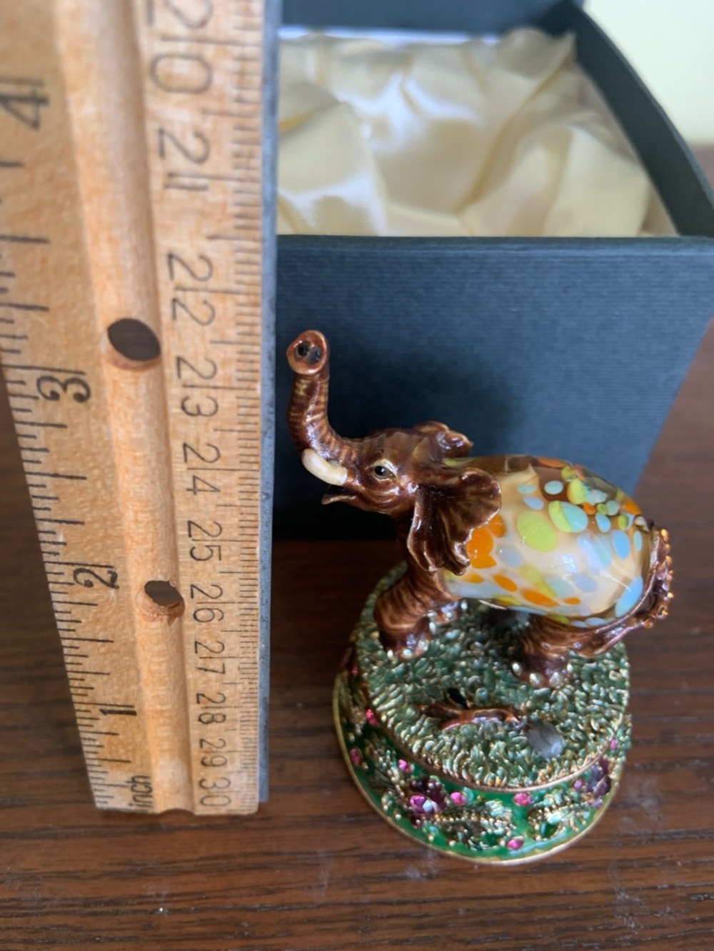 Fitz and Floyd Brown Elephant Trinket Box with Multicolor Glass Back - Picture 7 of 14